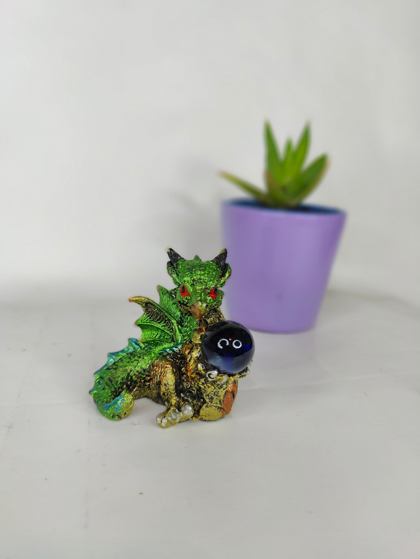 FIGURA DRAGON CON BOLA